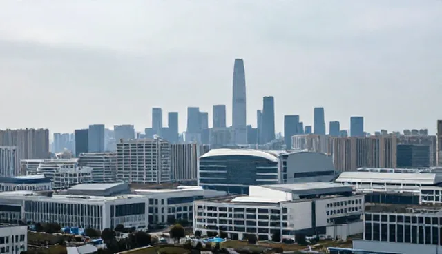 企业在地区选型中如何避免技术更新误区?